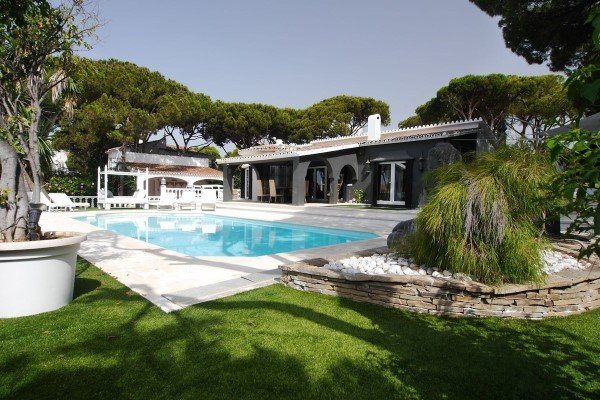 Detached Beachside villa for sale in Puerto Cabopino